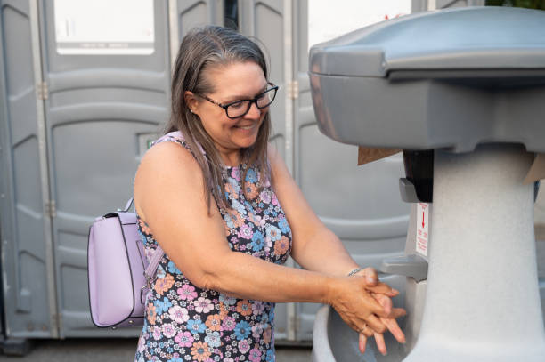 Best Portable restroom trailer rental  in Maxton, NC